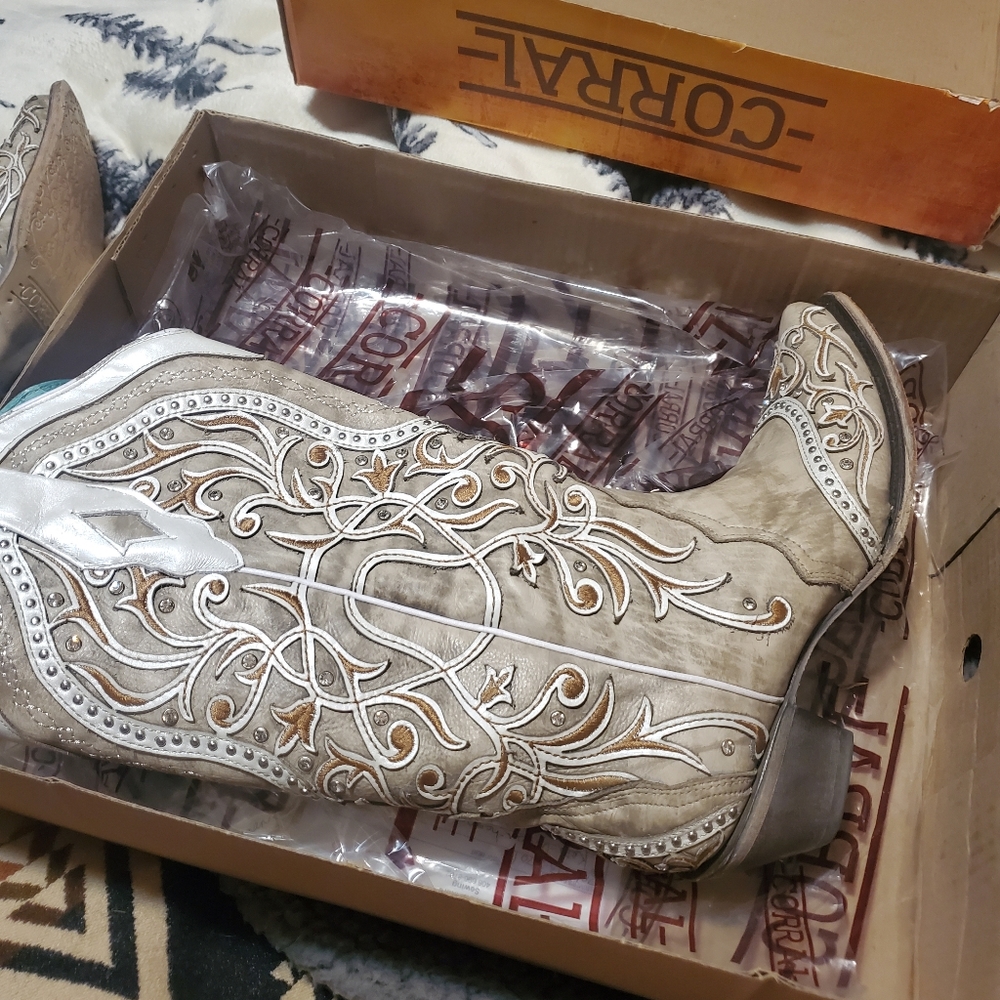 Corral boots women's size 11